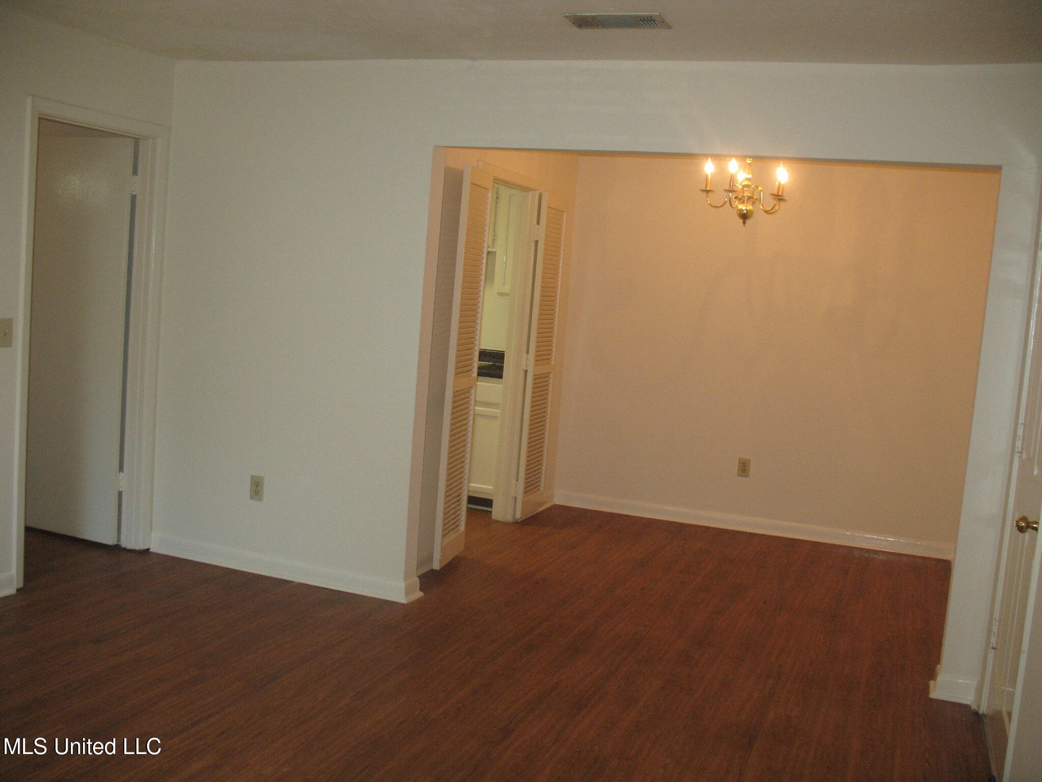 970 Morningside Street, Unit A5 Jackson, MS 39202 - Photo 8 of 16 E8418AD0-83AF-4DF5-B4F3-B15058C60D1C