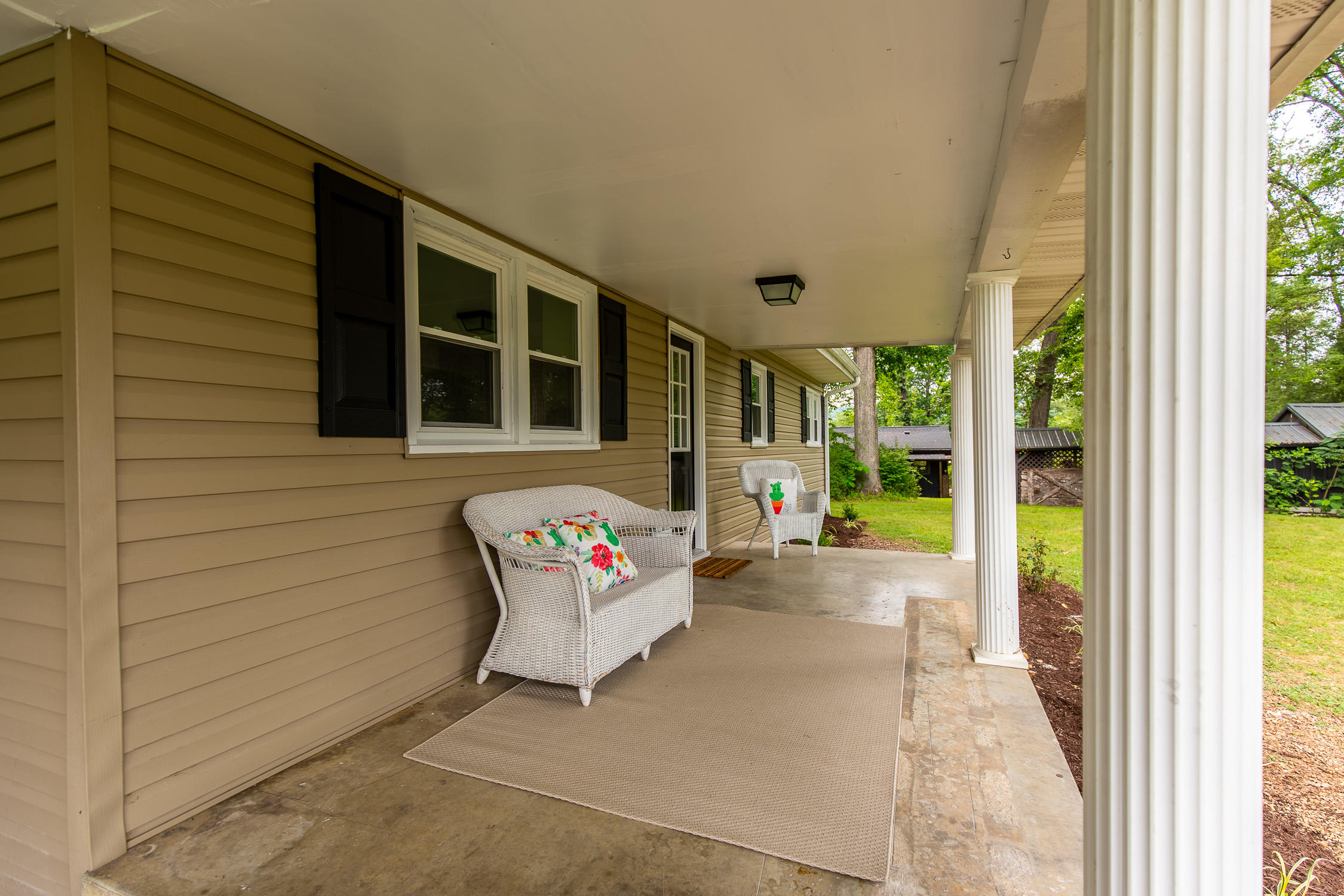 138 Rock Road Bristol, TN 37620 - Photo 3 of 21 3