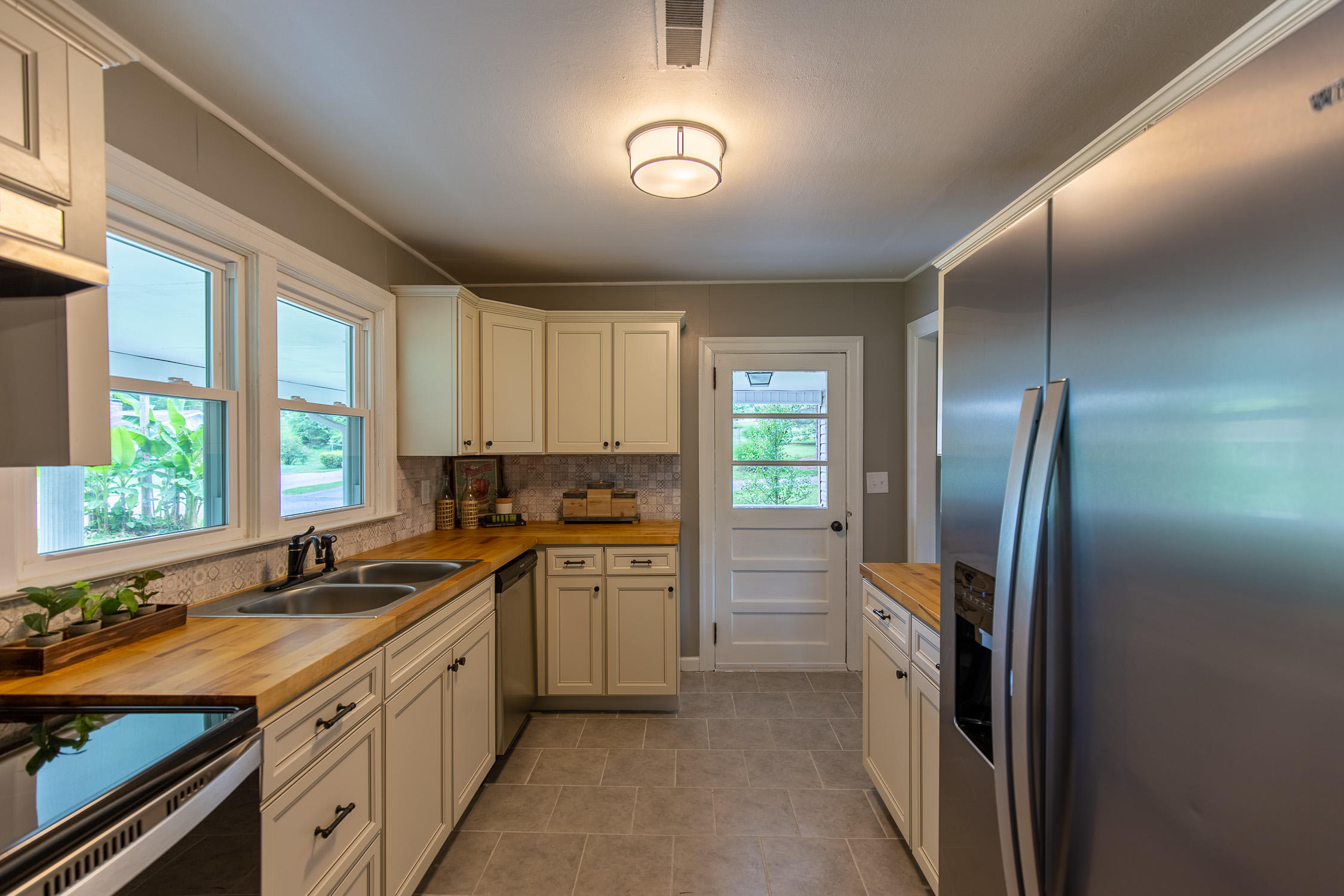 138 Rock Road Bristol, TN 37620 - Photo 7 of 21 7