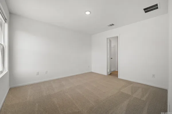 $2,100 | 8511 Willow Crossing, San Antonio, TX 78222