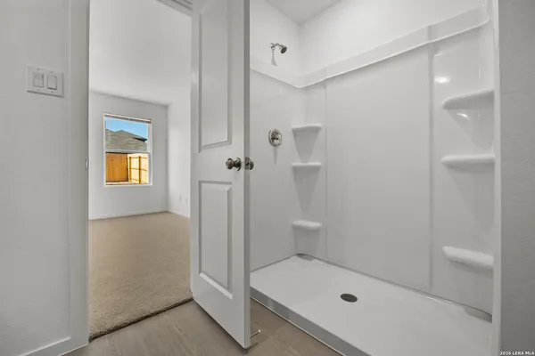 $2,100 | 8511 Willow Crossing, San Antonio, TX 78222