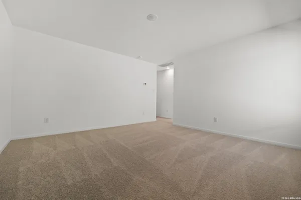 $2,100 | 8511 Willow Crossing, San Antonio, TX 78222