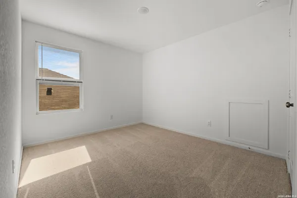 $2,100 | 8511 Willow Crossing, San Antonio, TX 78222