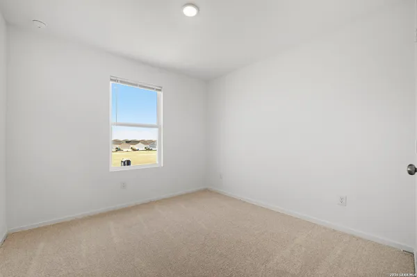 $2,100 | 8511 Willow Crossing, San Antonio, TX 78222