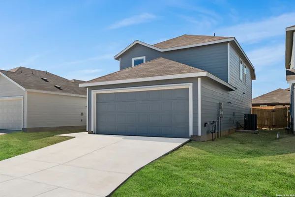 $2,100 | 8511 Willow Crossing, San Antonio, TX 78222