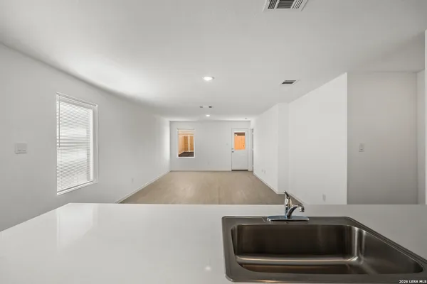 $2,100 | 8511 Willow Crossing, San Antonio, TX 78222