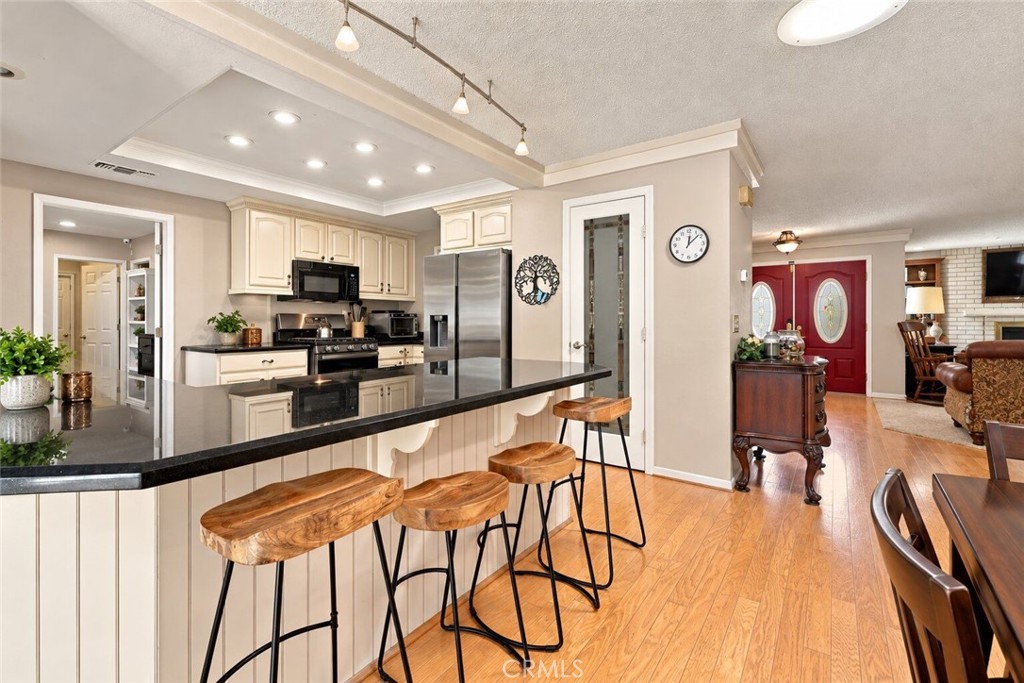 8554 Hillside Road Rancho Cucamonga, CA 91701 - Photo 10 of 40 Kitchen and large walk in pantry