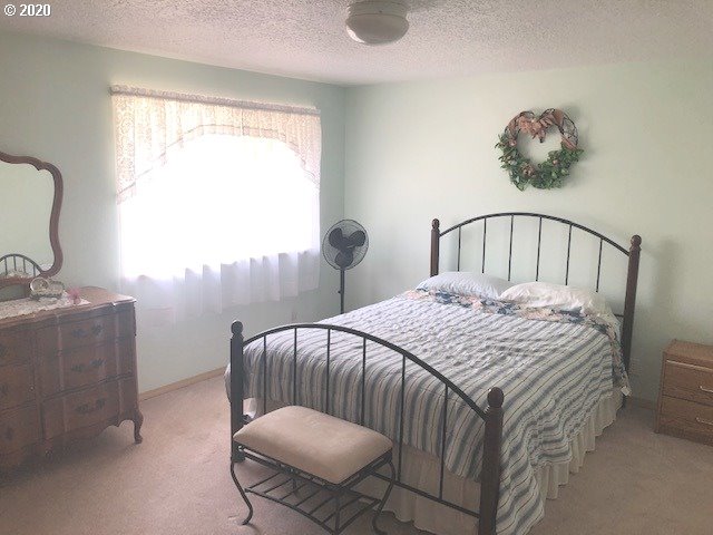 2110 Buttercup Loop Cottage Grove, OR 97424 - Photo 12 of 30