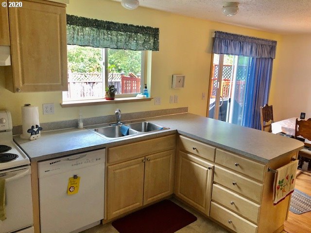 2110 Buttercup Loop Cottage Grove, OR 97424 - Photo 16 of 30