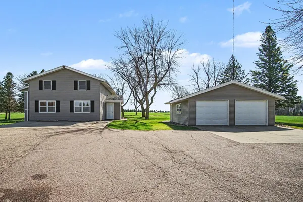$450,000 | 1140 150th Avenue, Luverne, MN 56156