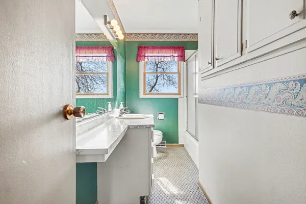 $450,000 | 1140 150th Avenue, Luverne, MN 56156