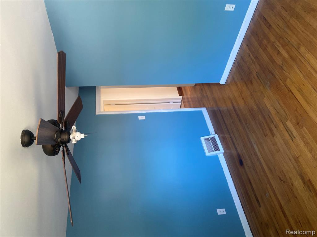 13631 Rosedale Street Southgate, MI 48195 - Photo 11 of 19