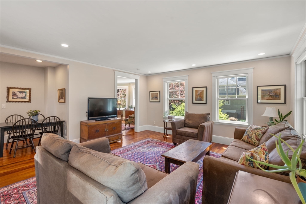 50 West Side Road Milton, MA 02186 - Photo 9 of 39
