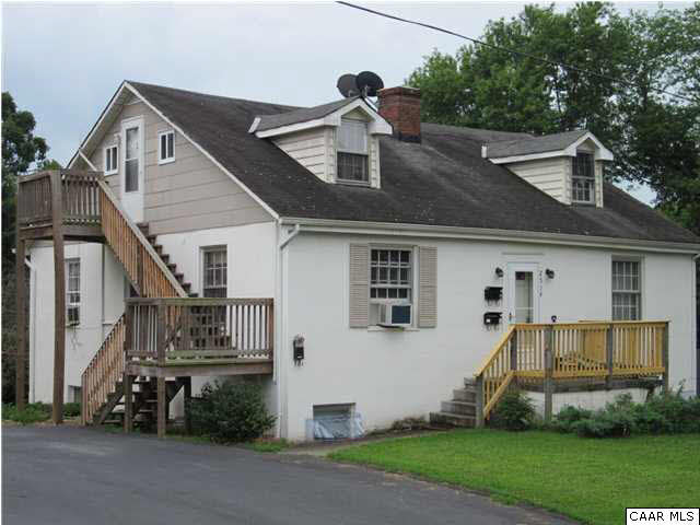 2514 Plateau Road Charlottesville, VA 22903 - Photo 2 of 4 a front view of a house with a yard