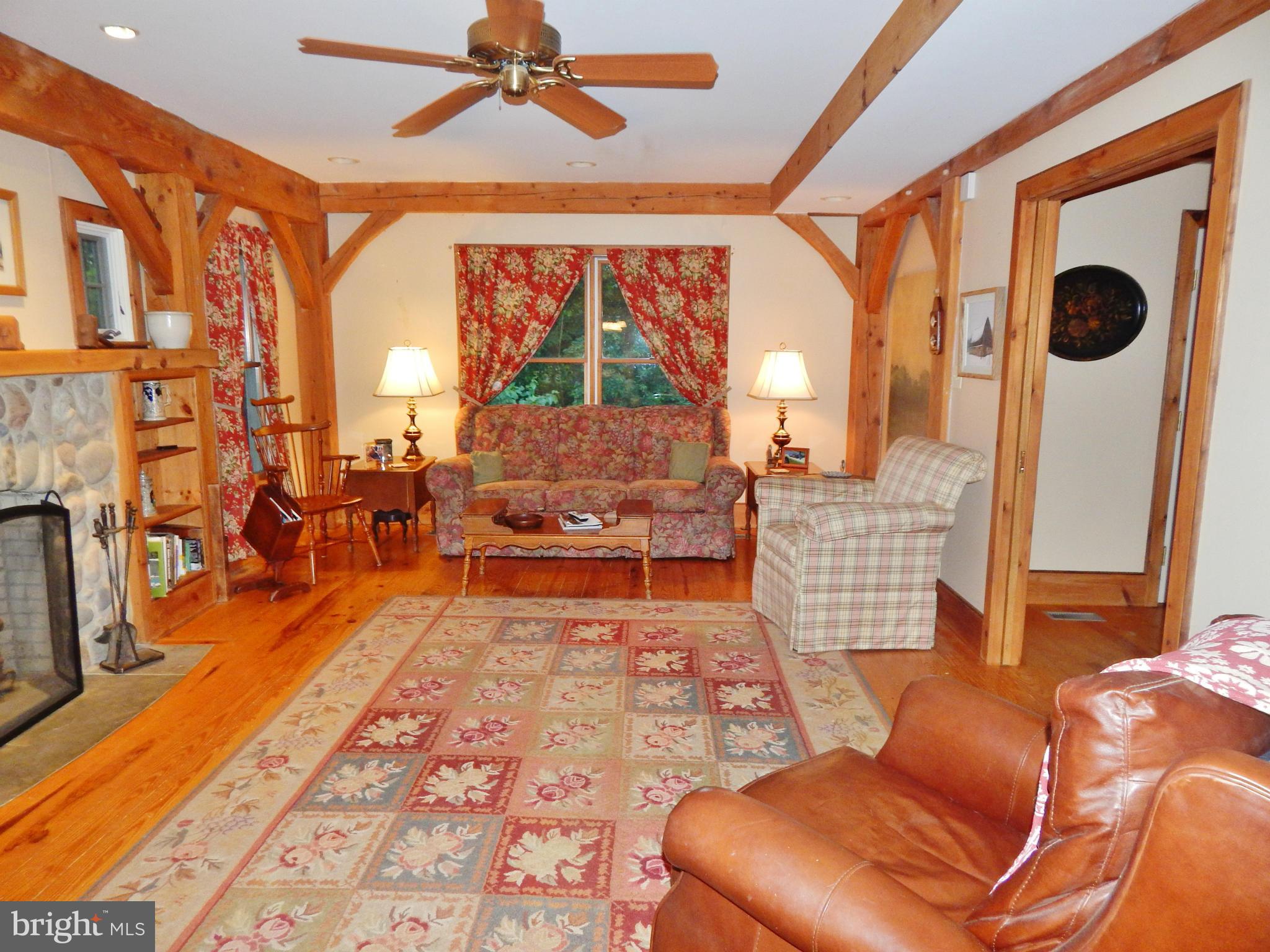5191 West Heaps Road Pylesville, MD 21132 - Photo 8 of 30 Living Room