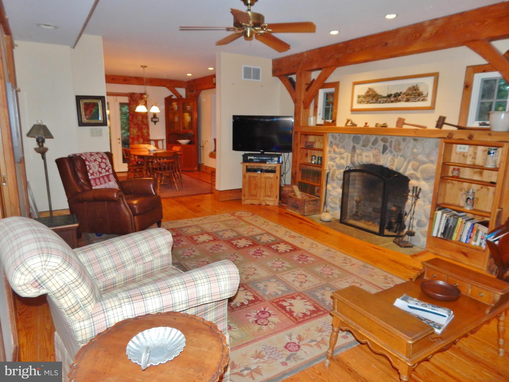 5191 West Heaps Road Pylesville, MD 21132 - Photo 9 of 30 Living Room