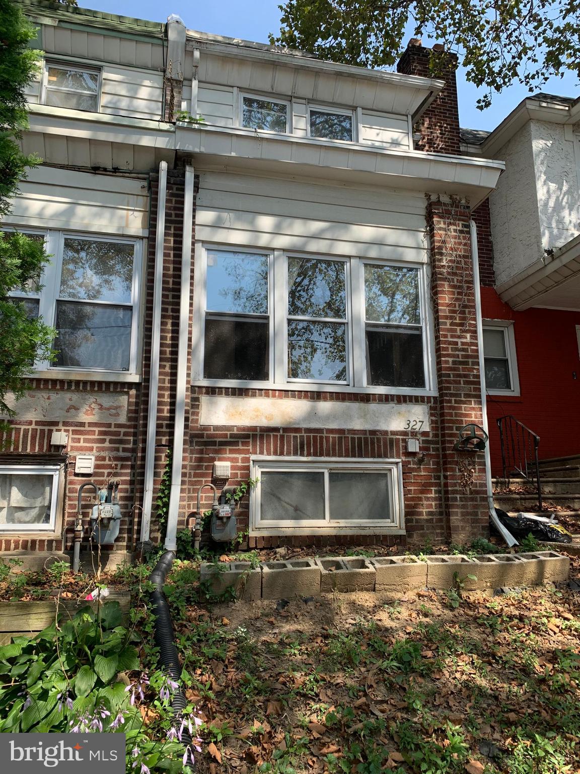 327 Huntley Road Upper Darby, PA 19082 - Photo 2 of 3
