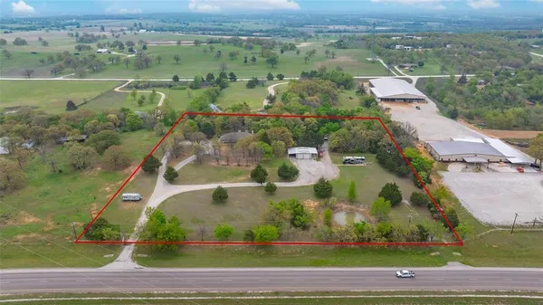 $874,000 | 8059 Highway 82, Gainesville, TX 76240