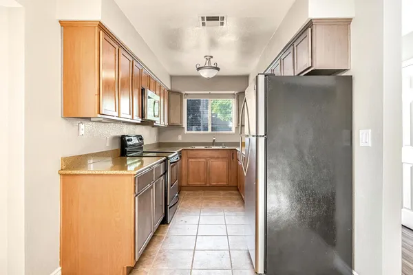 $255,000 | 3739 West Bullard Avenue, Unit 101, Fresno, CA 93711