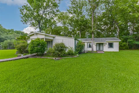 $2,600,000 | 30 East Rivercrest Drive, Houston, TX 77042