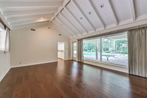 $2,600,000 | 30 East Rivercrest Drive, Houston, TX 77042