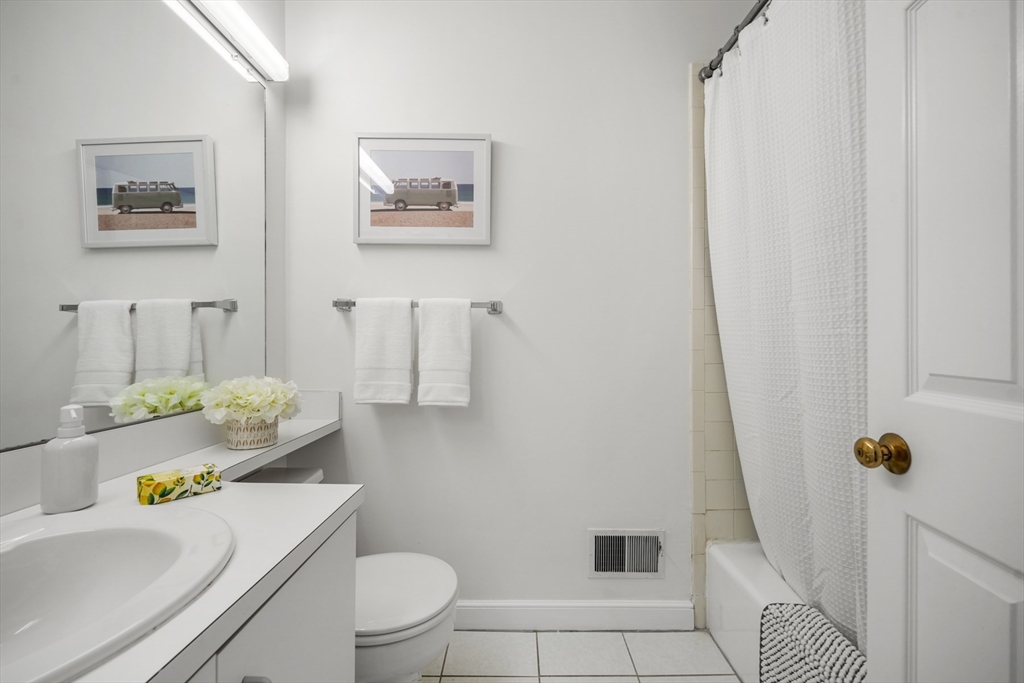 54 Rutland Square, Unit 2 Boston, MA 02118 - Photo 18 of 23 Gallery Image 18