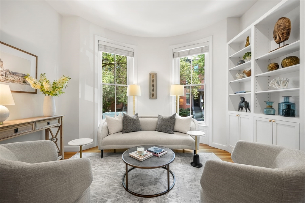 54 Rutland Square, Unit 2 Boston, MA 02118 - Photo 2 of 23 Gallery Image 2