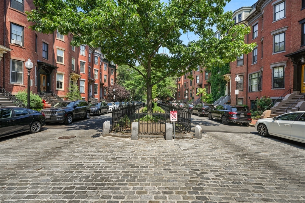 54 Rutland Square, Unit 2 Boston, MA 02118 - Photo 21 of 23 Gallery Image 21