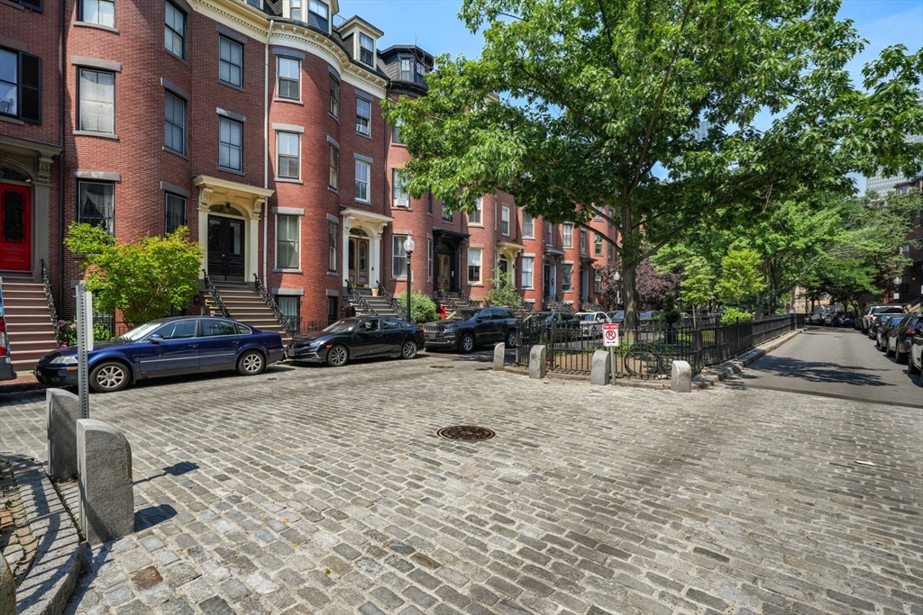 54 Rutland Square, Unit 2 Boston, MA 02118 - Photo 22 of 23 Gallery Image 22