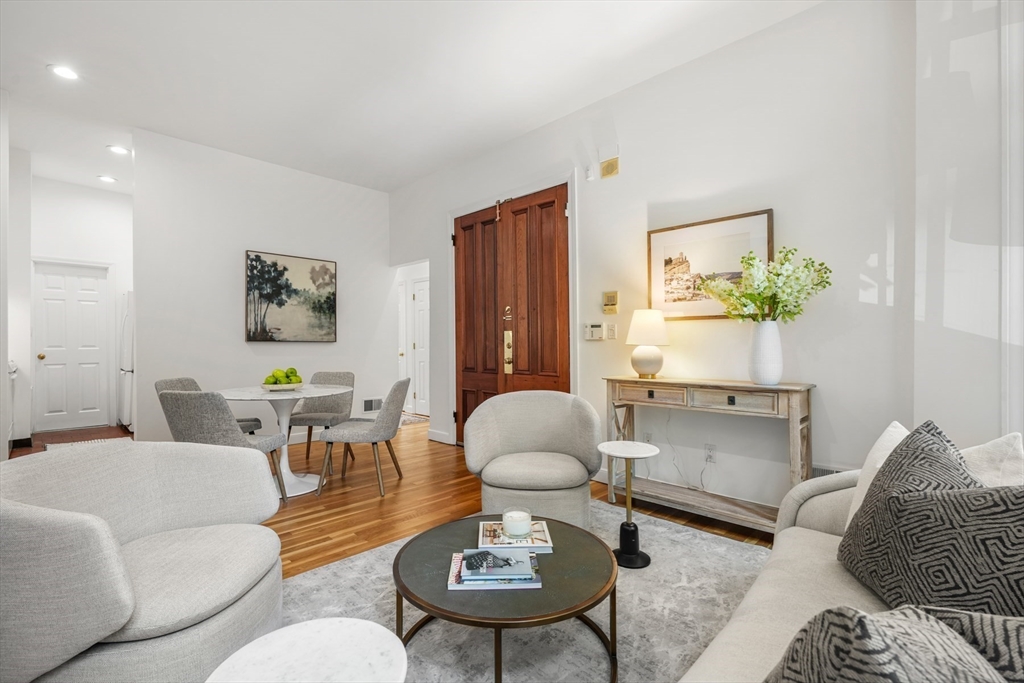 54 Rutland Square, Unit 2 Boston, MA 02118 - Photo 4 of 23 Gallery Image 4