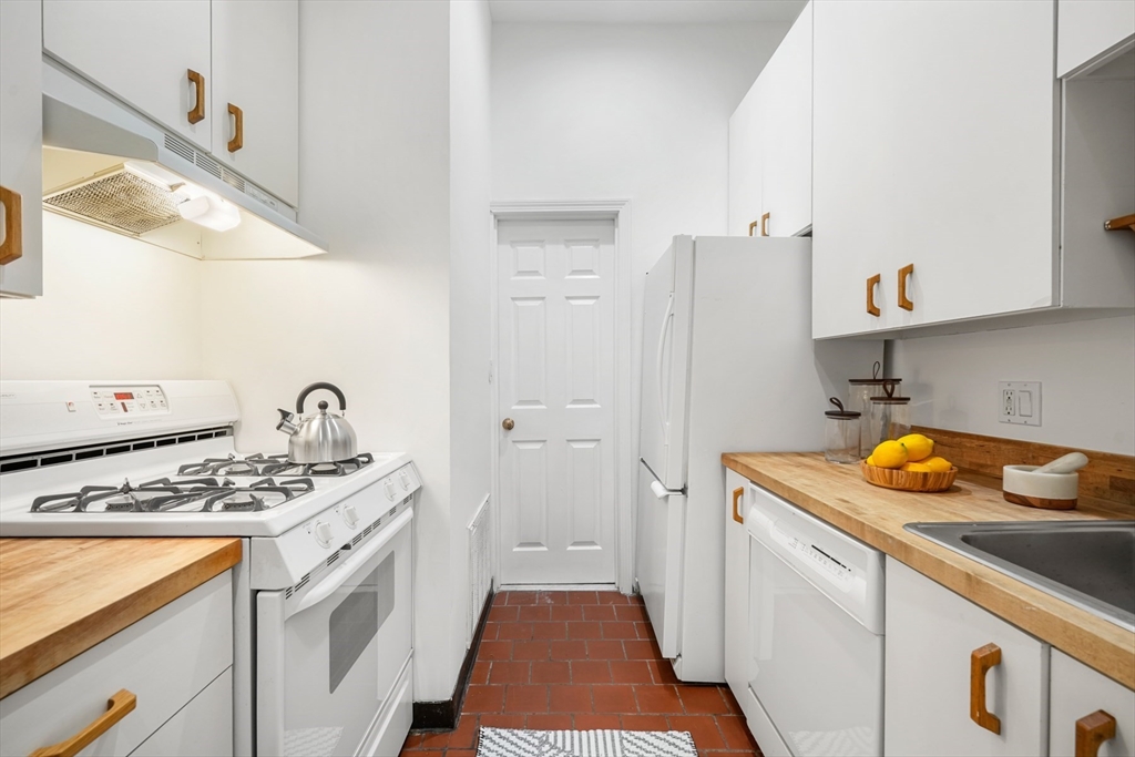 54 Rutland Square, Unit 2 Boston, MA 02118 - Photo 8 of 23 Gallery Image 8