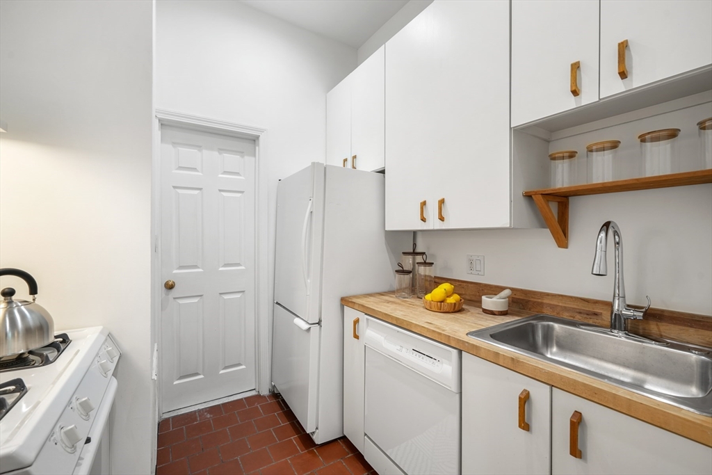 54 Rutland Square, Unit 2 Boston, MA 02118 - Photo 9 of 23 Gallery Image 9