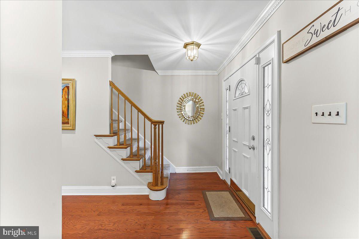 276 Hemlock Lane Springfield, PA 19064 - Photo 3 of 43 Gallery Image 3
