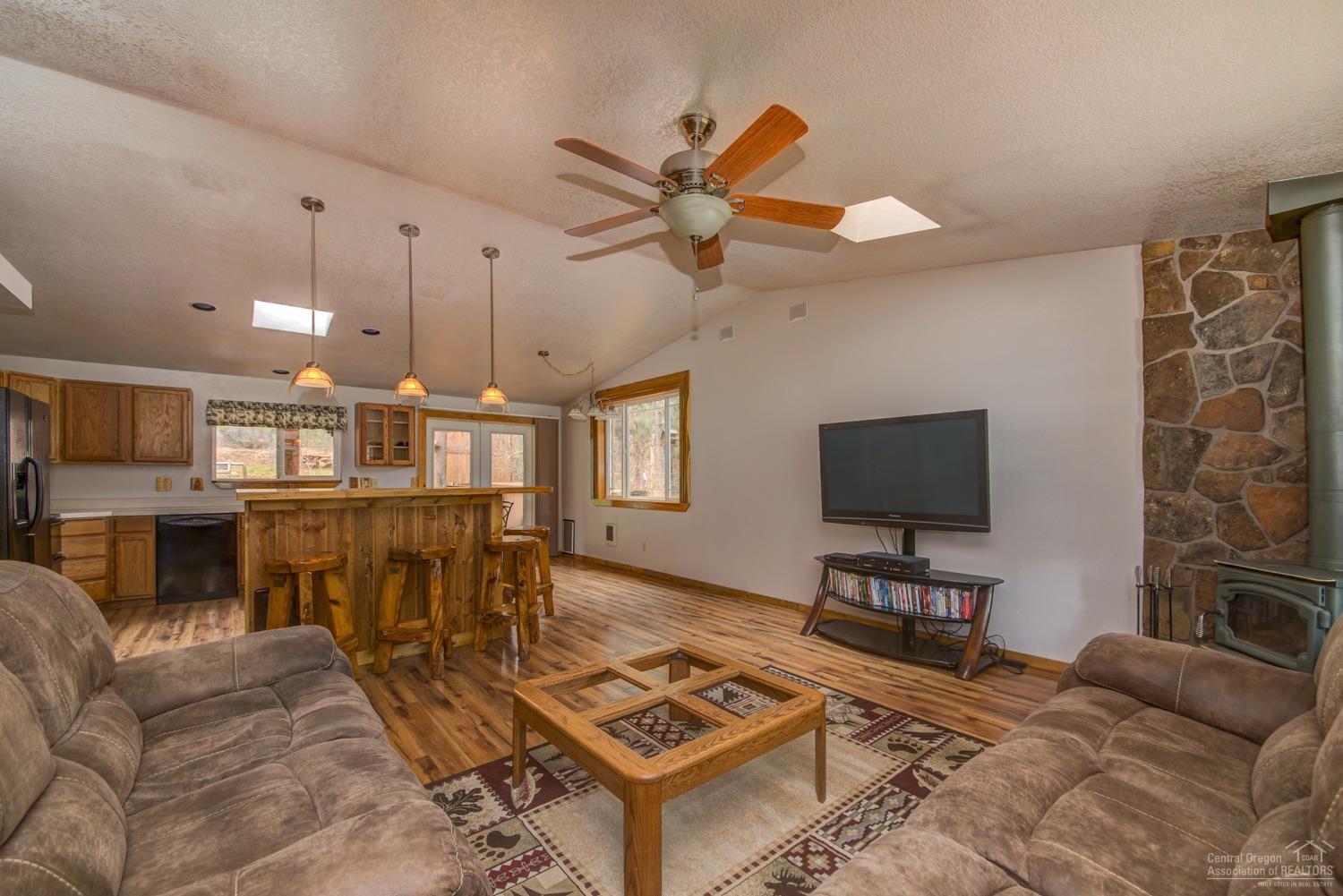 60070 Agate Road Bend, OR 97702 - Photo 4 of 23 Additional Photo