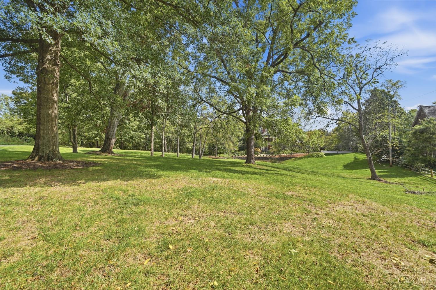 5500 Drake Road Cincinnati, OH 45243 - Photo 16 of 95 Gallery Image 16