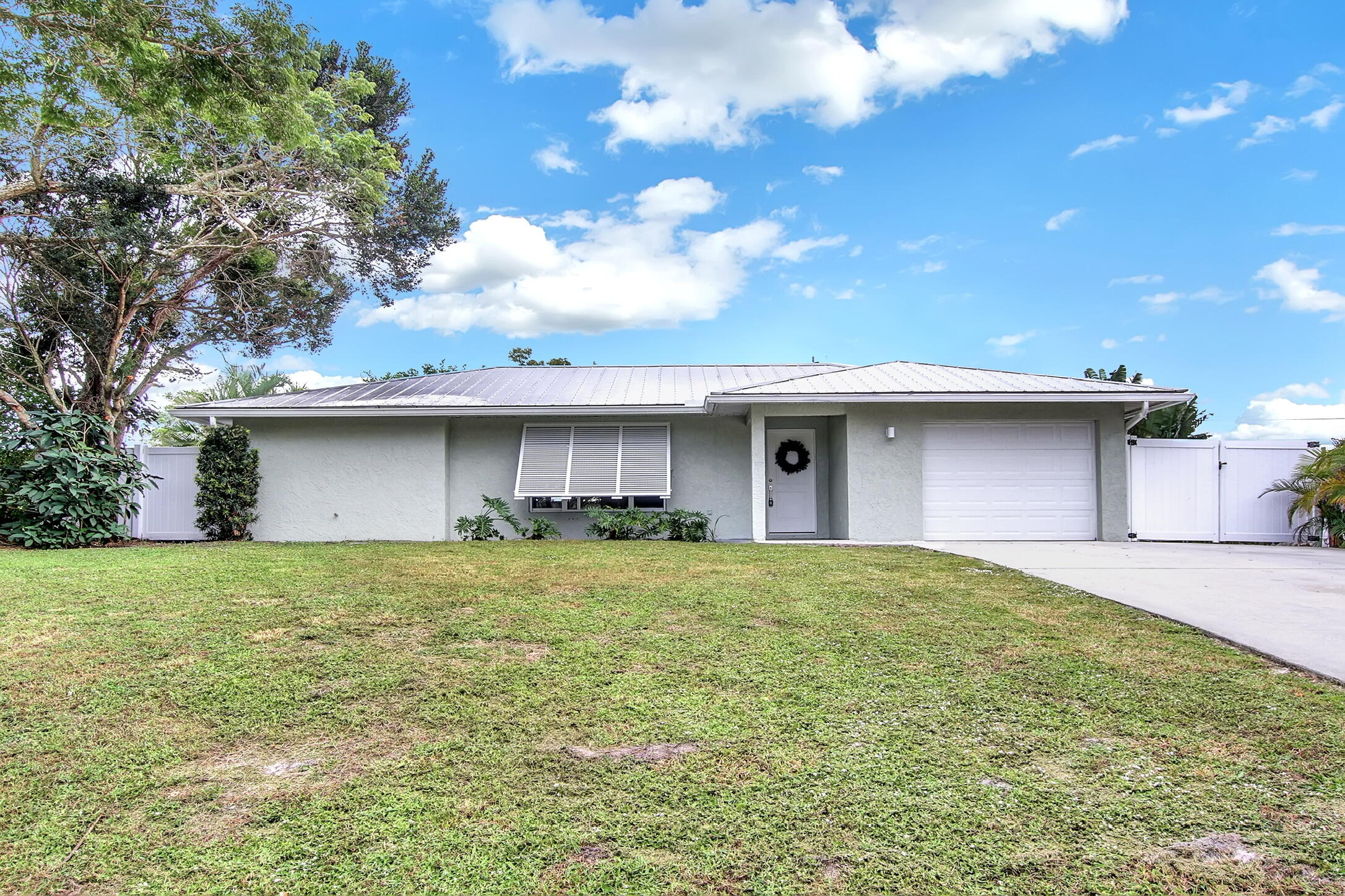 5080 Southeast Pine Ridge Way Stuart, FL 34997 - Photo 2 of 33 F0CA2EAE-21D0-4879-84ED-1BCD0CDA3424