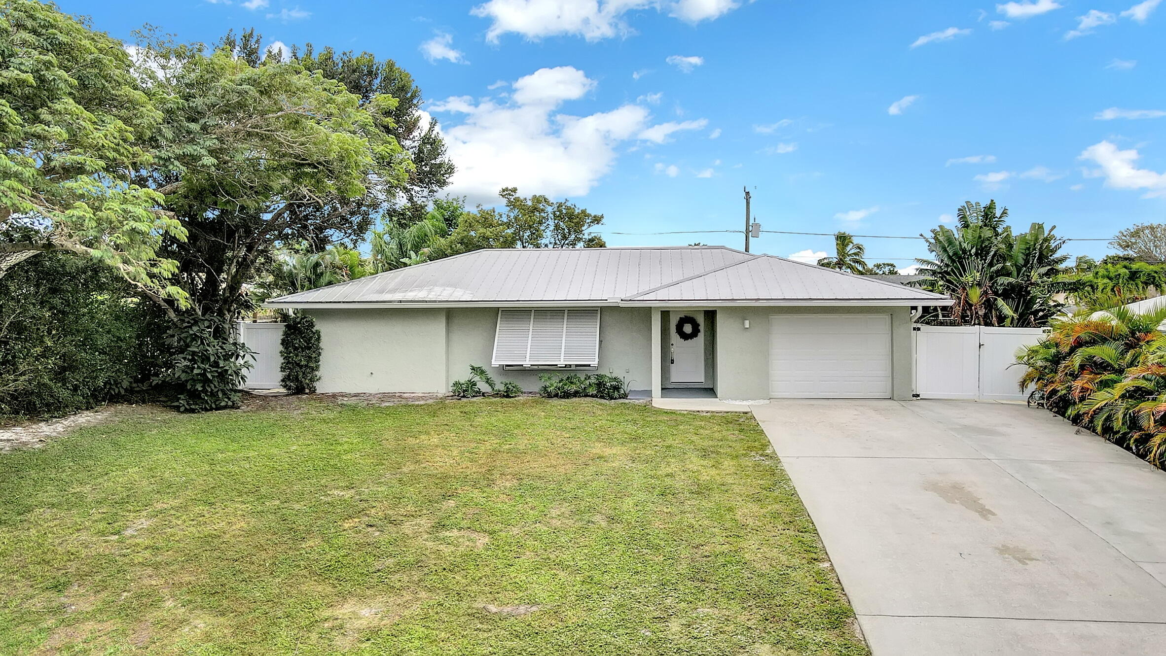 5080 Southeast Pine Ridge Way Stuart, FL 34997 - Photo 3 of 33 FF862179-60F1-4757-ACB2-360A501E0574