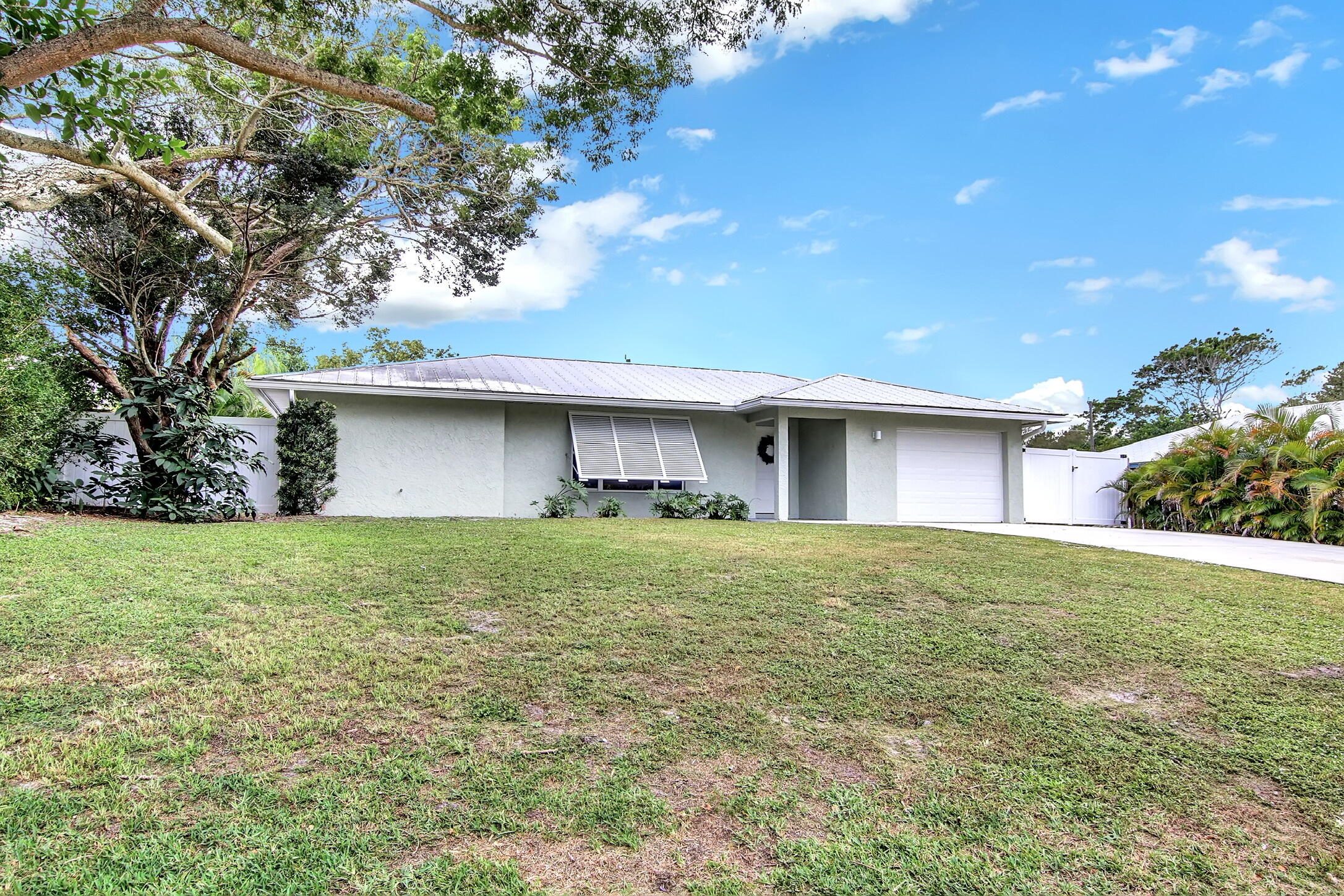 5080 Southeast Pine Ridge Way Stuart, FL 34997 - Photo 4 of 33 A210555C-E6B9-4B54-9121-B5B21B100684
