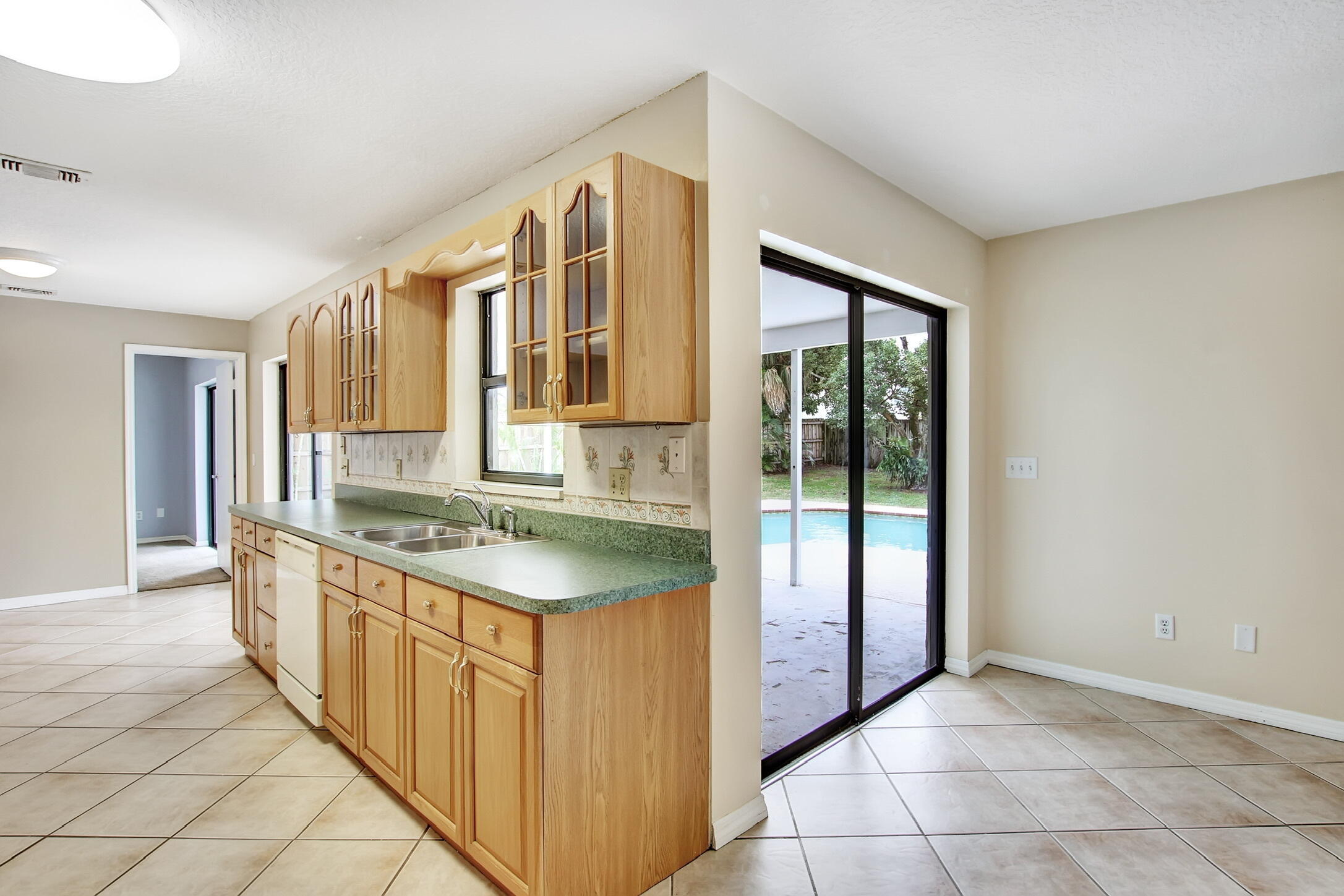 5080 Southeast Pine Ridge Way Stuart, FL 34997 - Photo 8 of 33 BE78B973-B744-4879-906F-8DEA5B8CEB36
