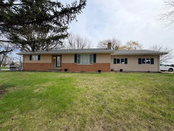 $199,999 | 734 1st Street, West Brooklyn, IL 61378