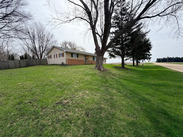 $199,999 | 734 1st Street, West Brooklyn, IL 61378