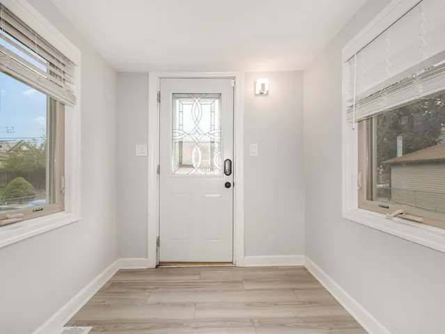 $337,000 | 6415 South Leclaire Avenue, Chicago, IL 60638