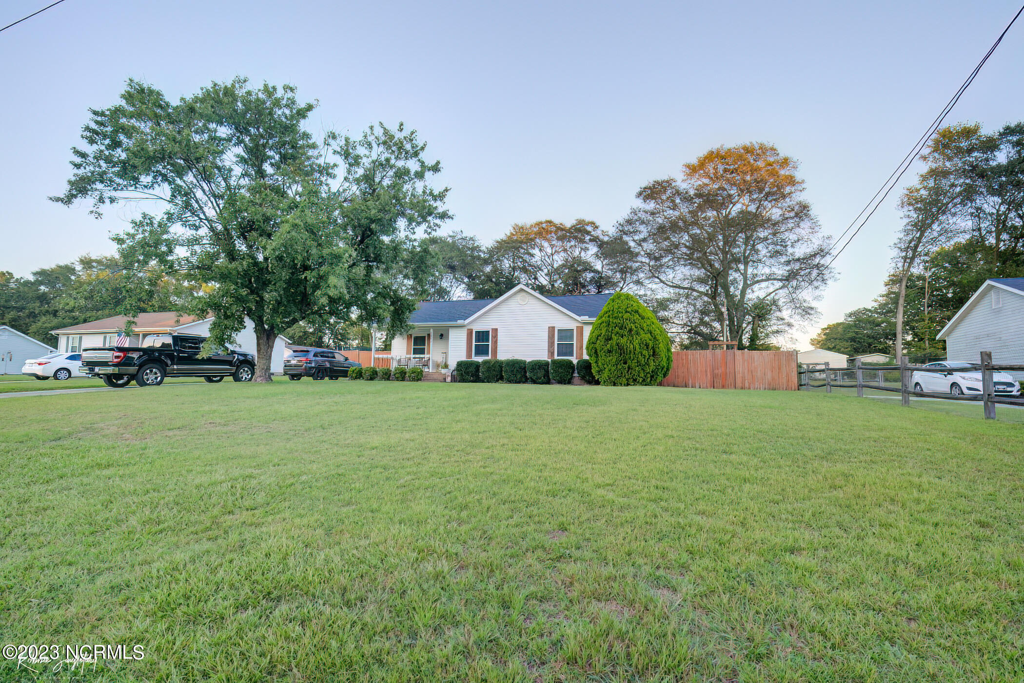 131 Chance Drive Rockingham, NC 28379 - Photo 5 of 34 DSC00318_19_20-DeNoiseAI-low-light