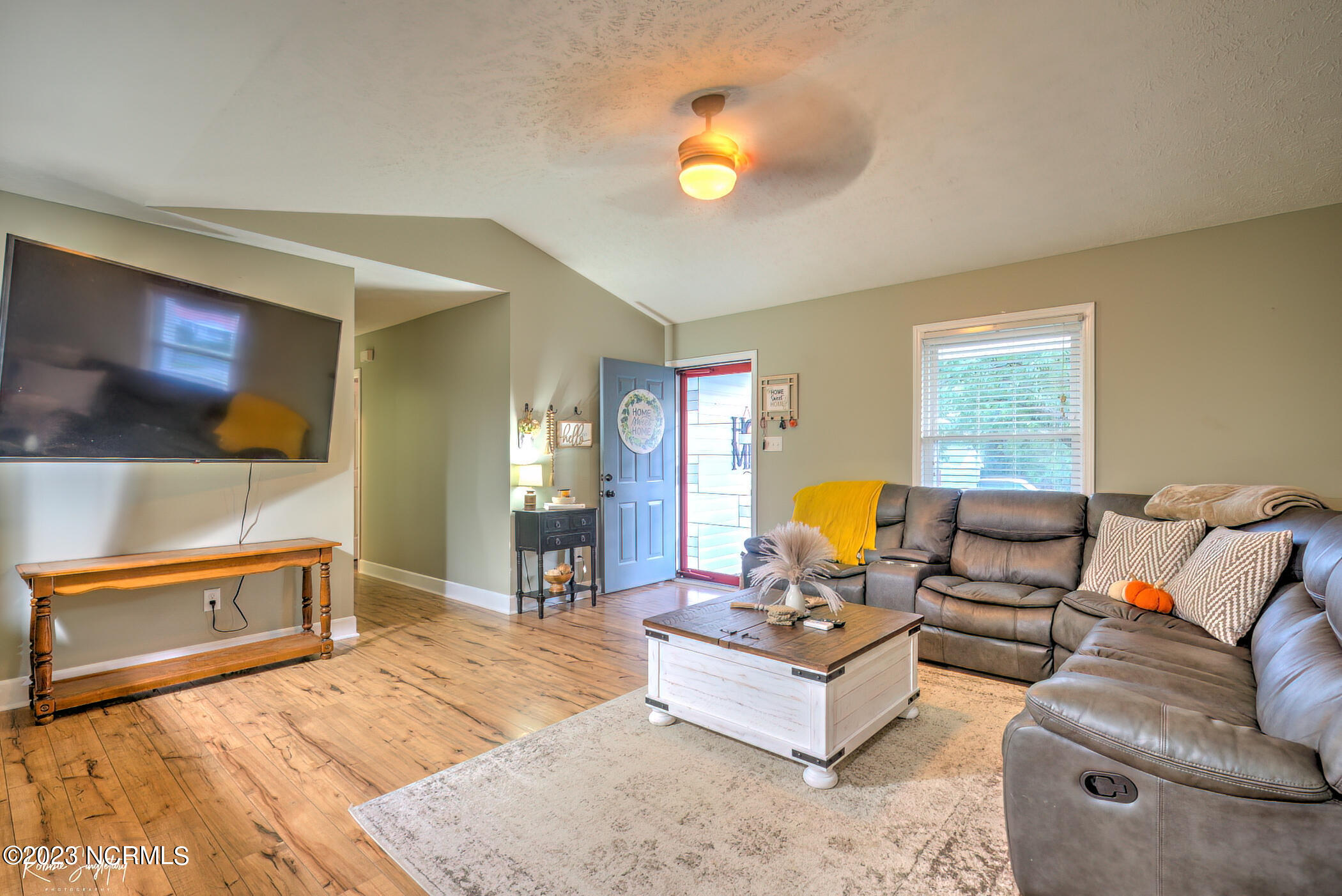 131 Chance Drive Rockingham, NC 28379 - Photo 10 of 34 DSC00357_8_9-DeNoiseAI-low-light