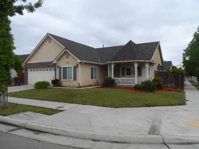 286 East Olson Avenue Reedley, CA 93654 - Photo 2 of 10 Gallery Image 2