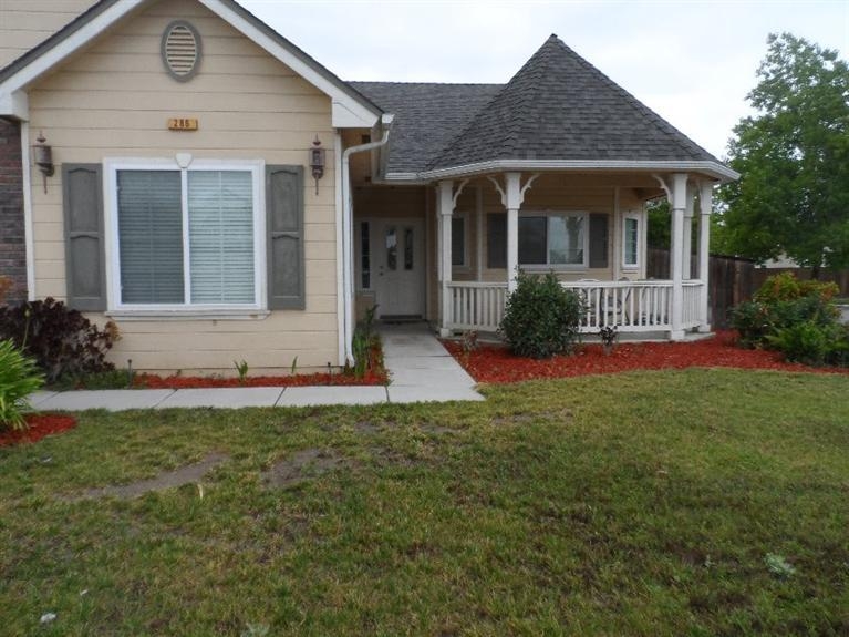 286 East Olson Avenue Reedley, CA 93654 - Photo 3 of 10 Gallery Image 3