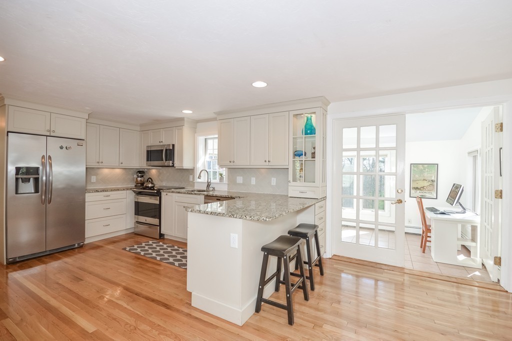 77 Carr Road Duxbury, MA 02332 - Photo 4 of 15 Gallery Image 4