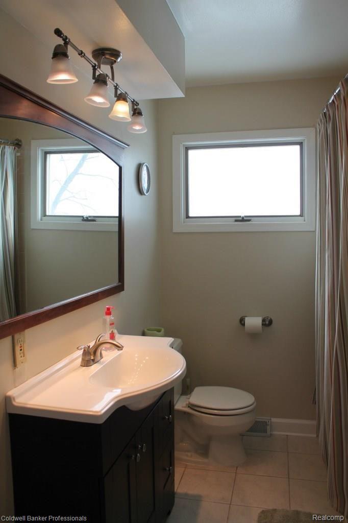 5487 Coldwater Road Flint, MI 48504 - Photo 26 of 34 IMG_2060.jpg