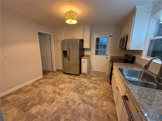 $1,850 | 21718 Magnolia Avenue, Petersburg, VA 23803