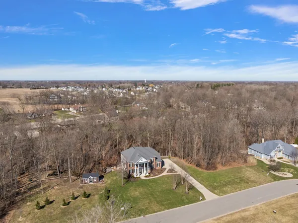 $810,000 | 5052 Dickinson Court, St. Joseph, MI 49085